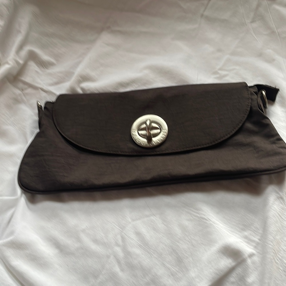Baggallini clutch purse
